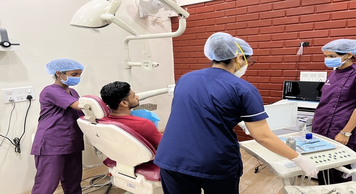 best implantologist in pune