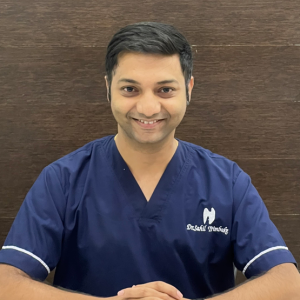 Best Implantologist in Pune Best Implantologist in Pune